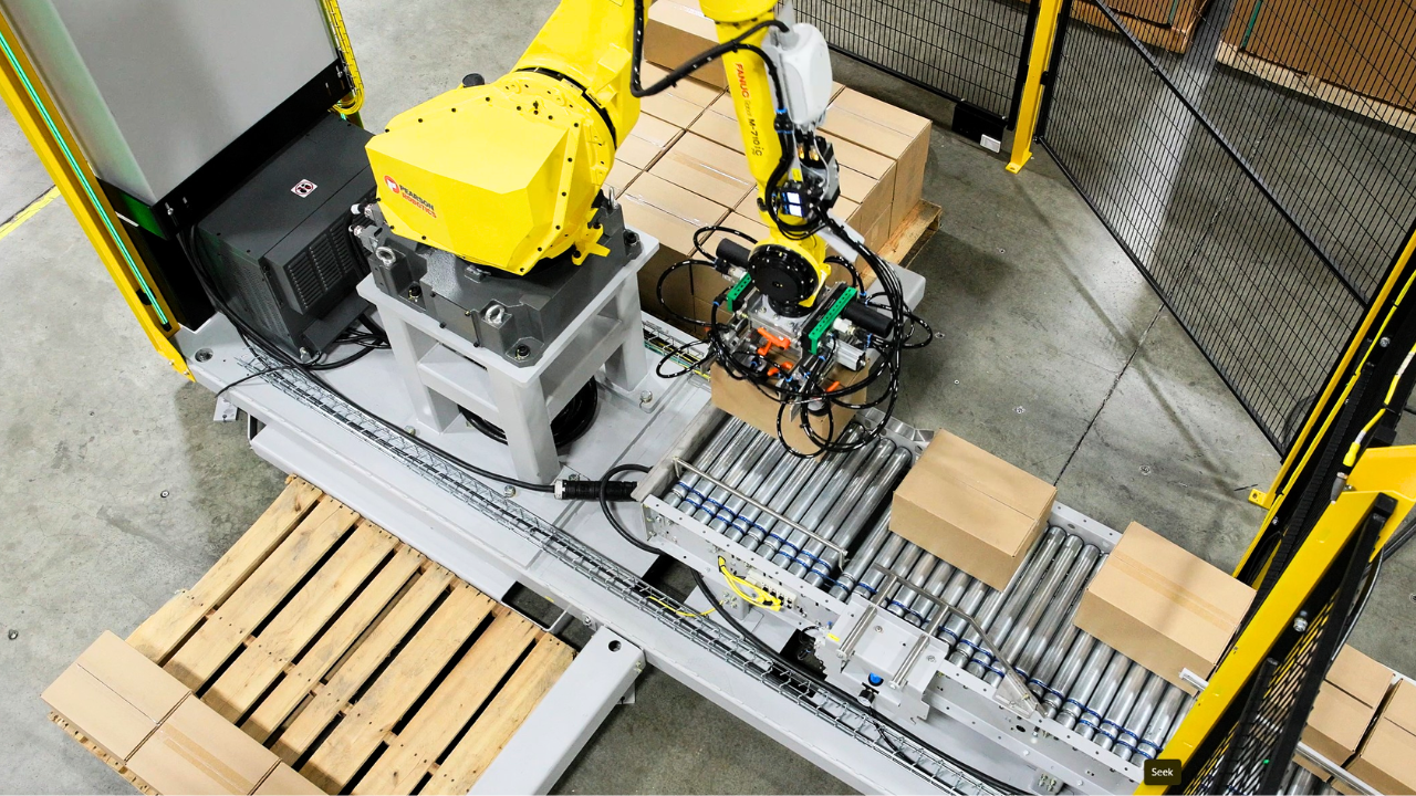 Dual Floor Robotic Palletizer   Continuous Pallet Changes One Compact Cell 3